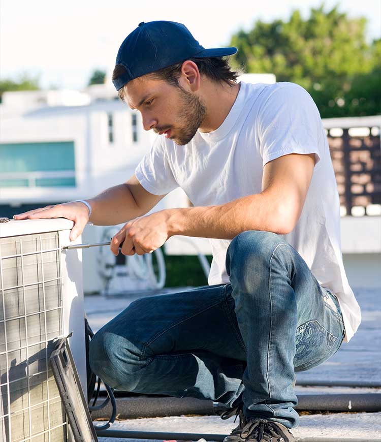 AC-Installer-technician